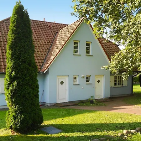 Im Blauen Haus In Apartment Putbus